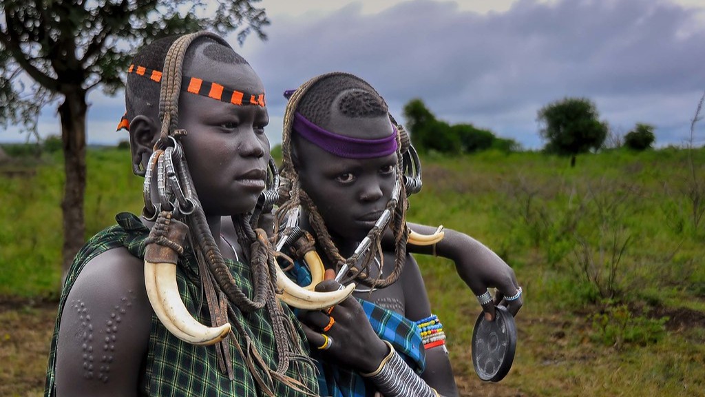 African Tribe Uses Eye Movements